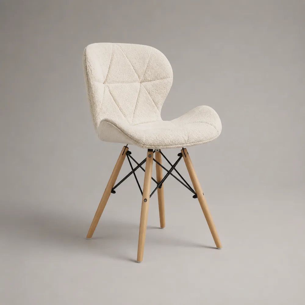 Chaise rembourrée à dossier arrondi en tissu écru avec pieds en bois, 56 × 57 × 84 cm
