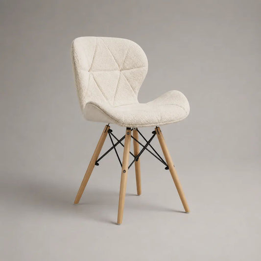 Chaise rembourrée à dossier arrondi en tissu écru avec pieds en bois, 56 × 57 × 84 cm